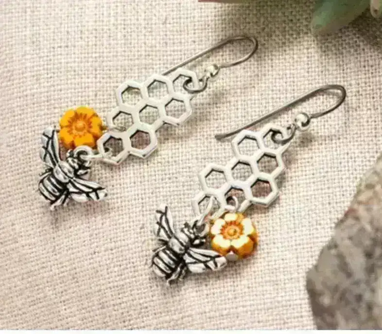 TierraCast Honeybee Charm or Pendant, 2 Pcs. - Image 5