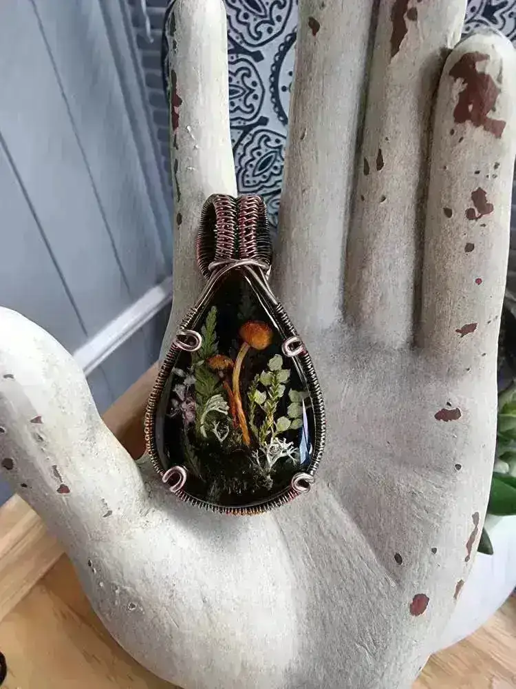 Marguerite Oval Cabochons, Handmade with Real Dried Flowers - Image 4