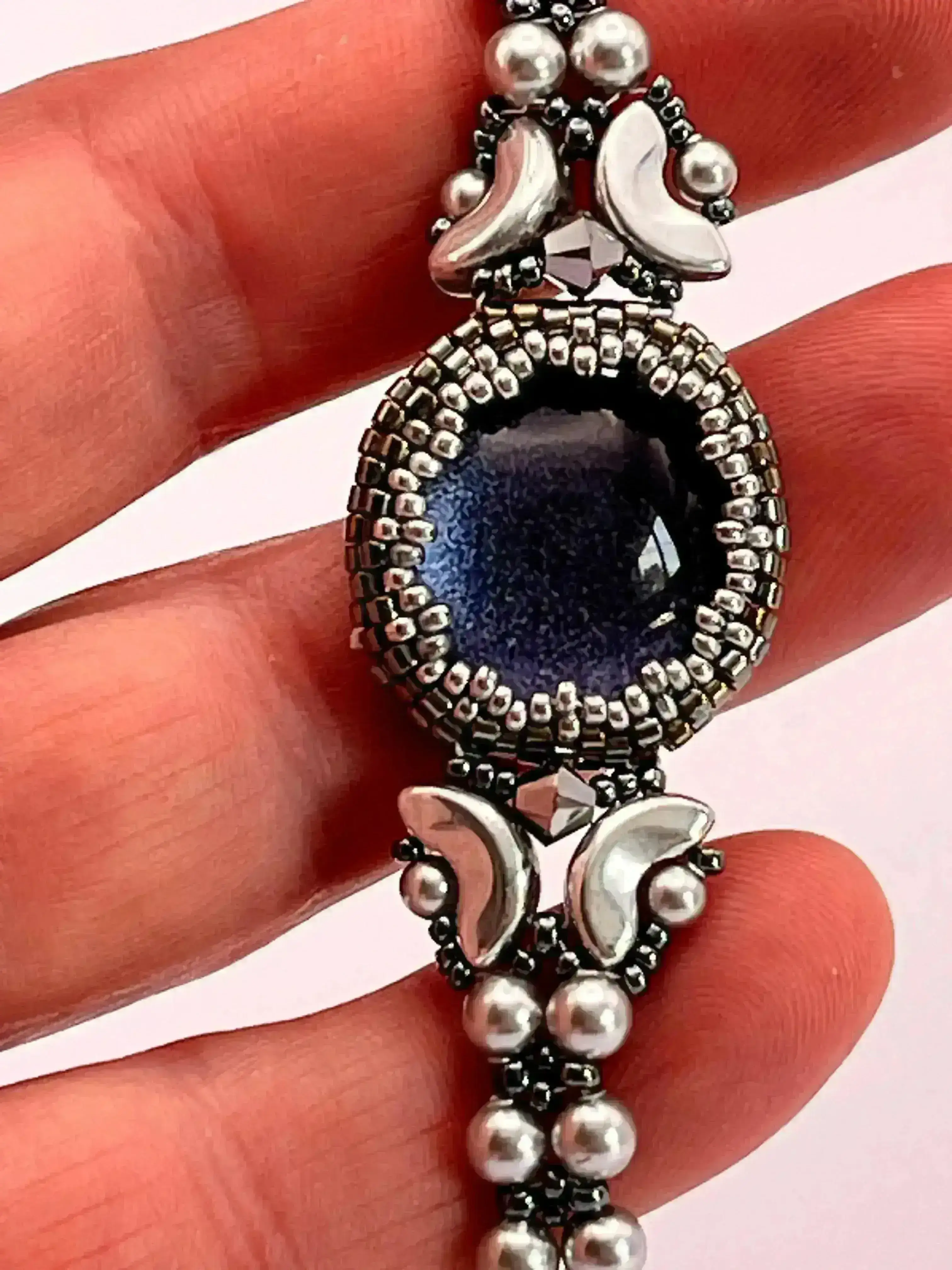 Venus Bracelet Kit, Cabochons par Puca & Swarovski Crystals - Image 6